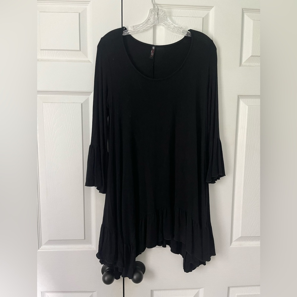 Black boutique long sleeve top